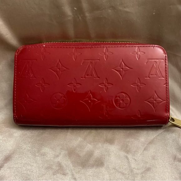 Louis Vuitton Red Vernis Zippy Wallet - Picture 2 of 16